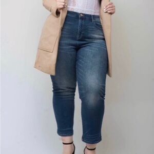 NWOT Fashion Nova Distressed Straight Leg Jeans